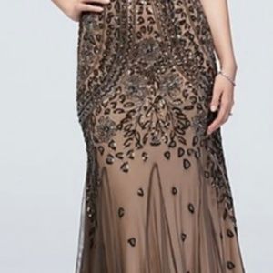 Oleg Cassini Beaded Sequin Embellished Mesh V-Neck Cap Sleeve Gown